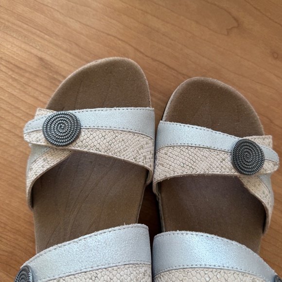 Romika Fidschi 22 Sandal in Gold Combo (Size 8) - Picture 3 of 6